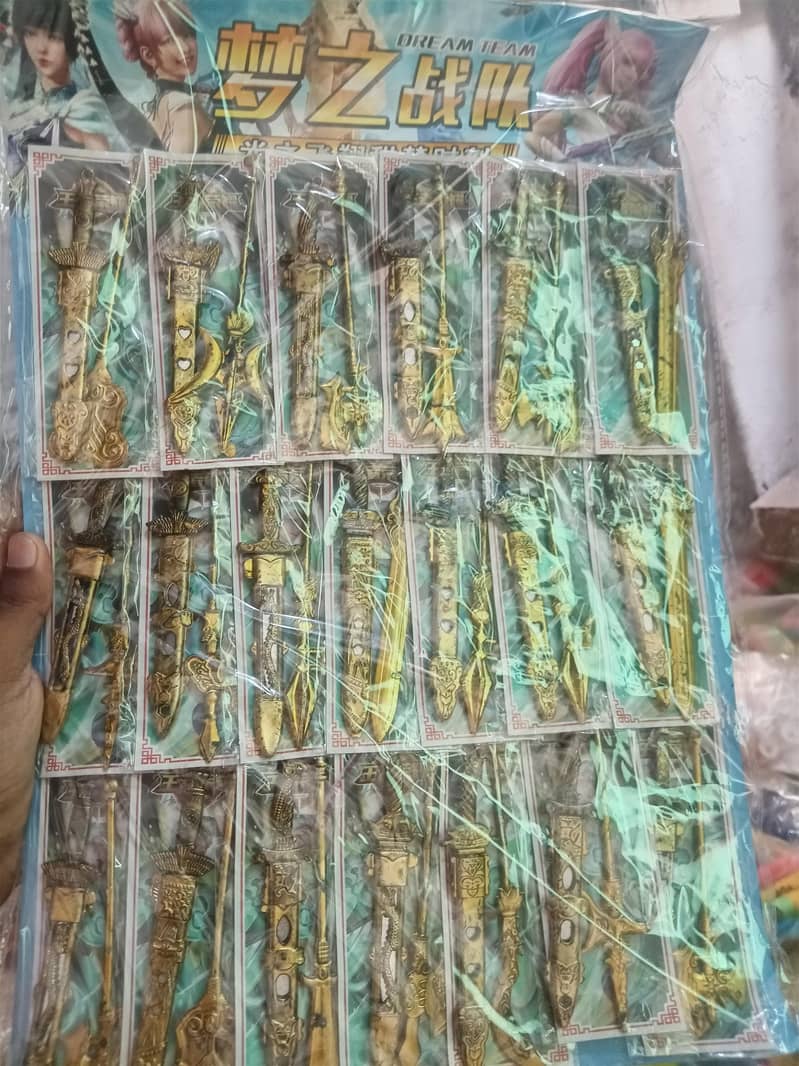 کھلونا تلوار 1