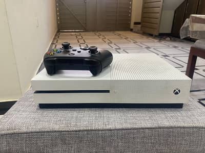 Xbox One S x 500Gb x One controller
