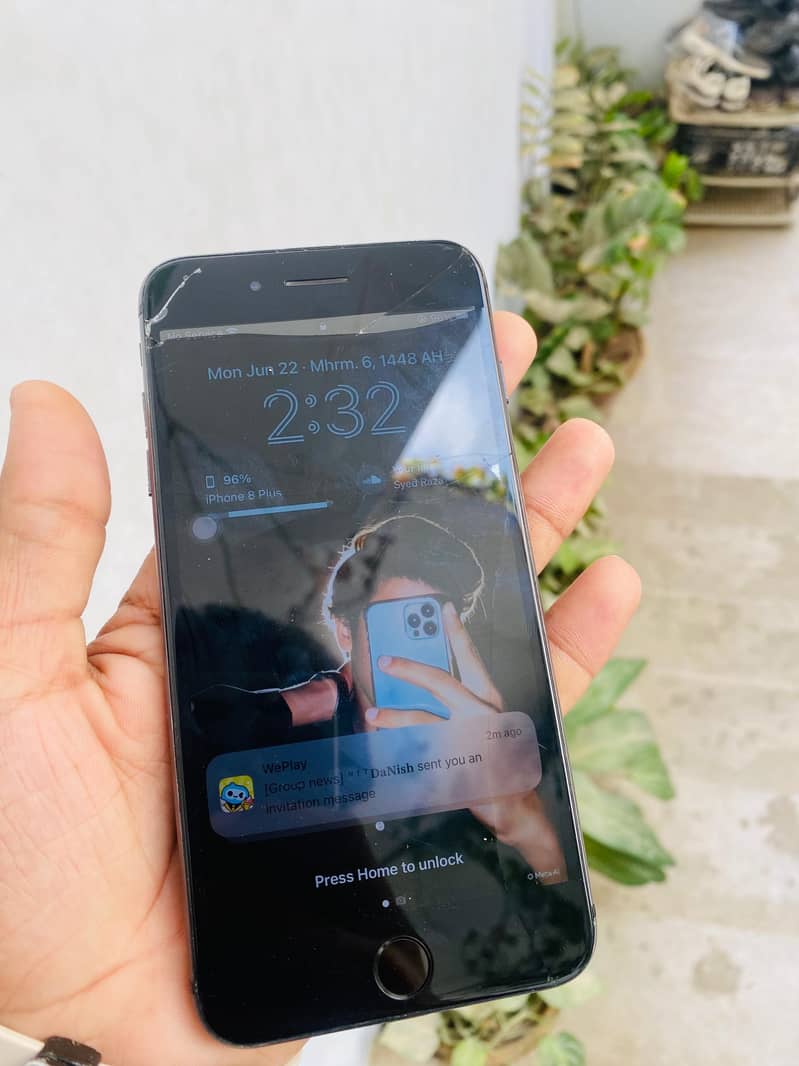 Apple iPhone 8 Plus 4