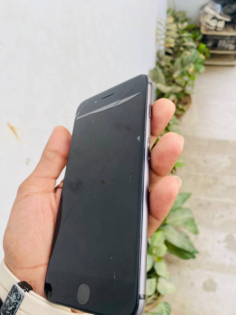 Apple iPhone 8 Plus 9