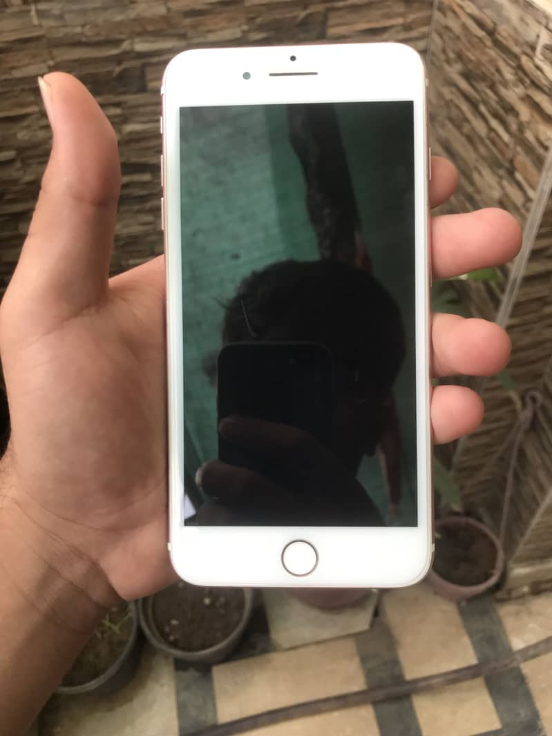 Apple iPhone 7 Plus 1