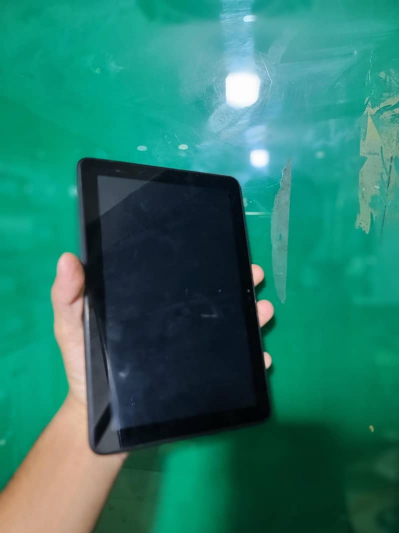 Amazon 10 gen 8" 2