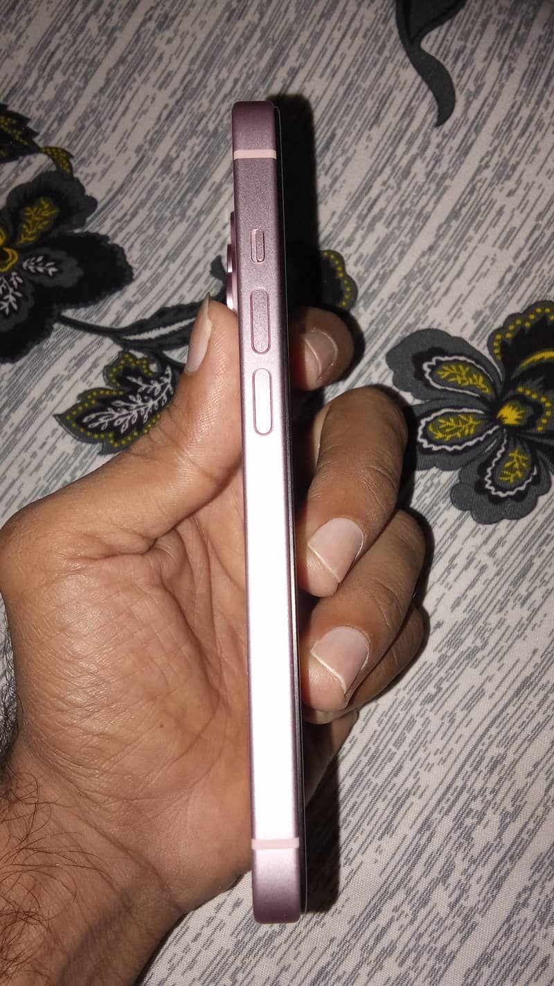 Apple iPhone 15 5