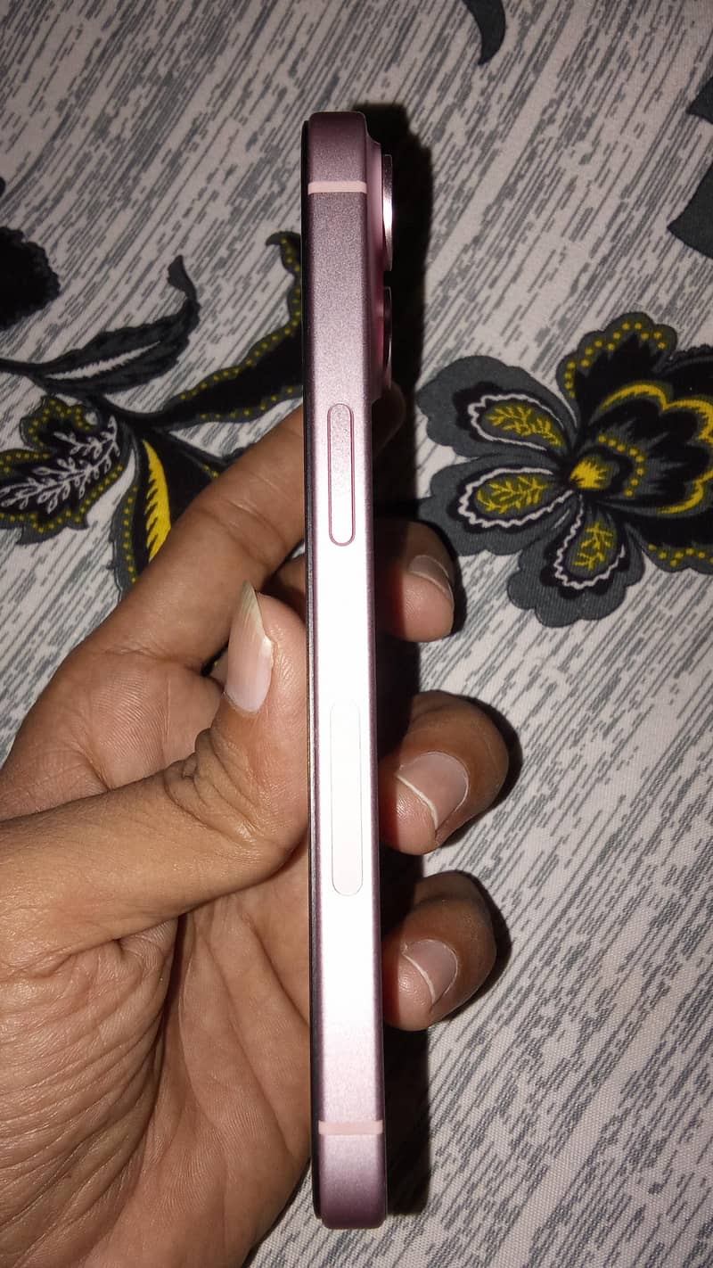 Apple iPhone 15 6