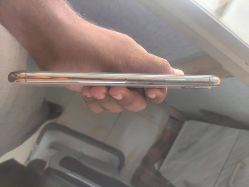 Apple iPhone XS Max 2
