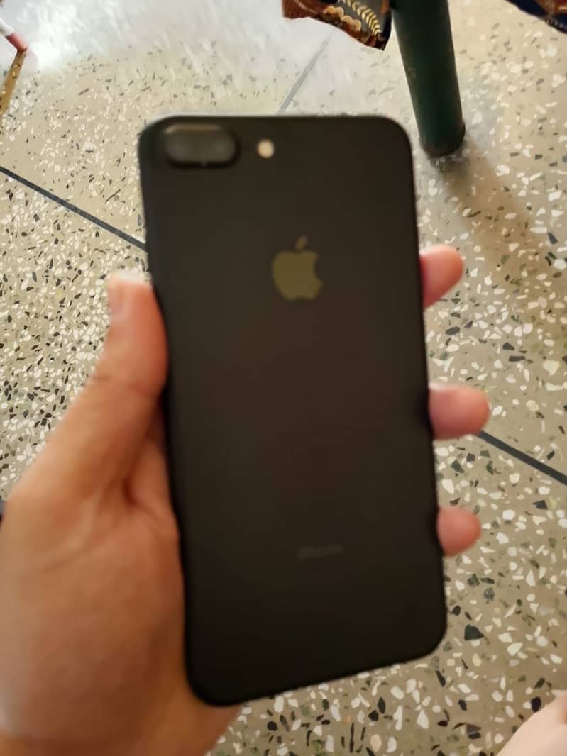 Apple iPhone 7 Plus 0