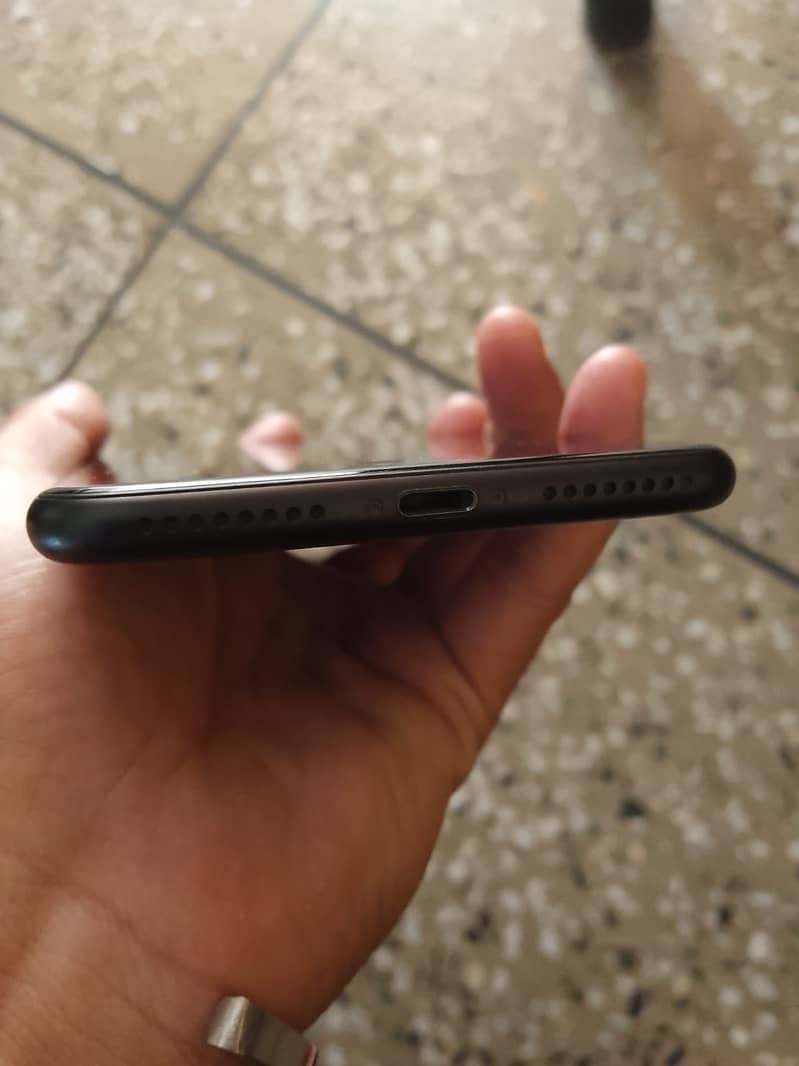 Apple iPhone 7 Plus 1