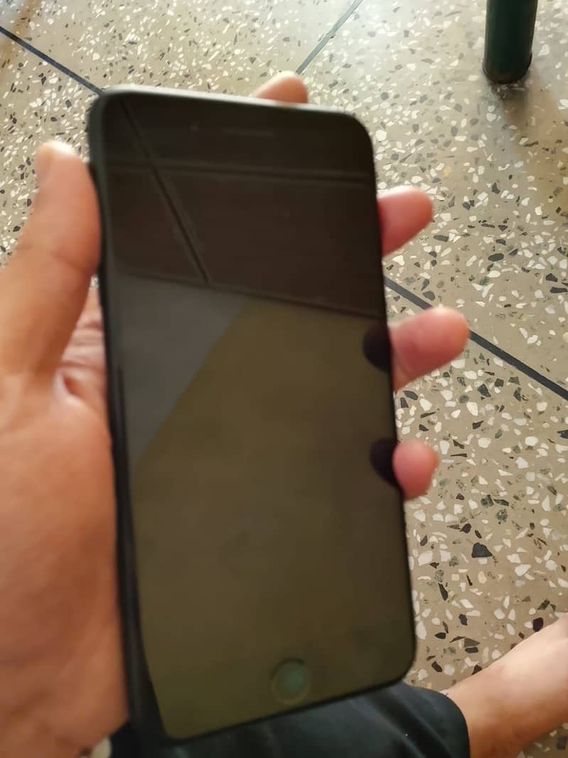 Apple iPhone 7 Plus 3