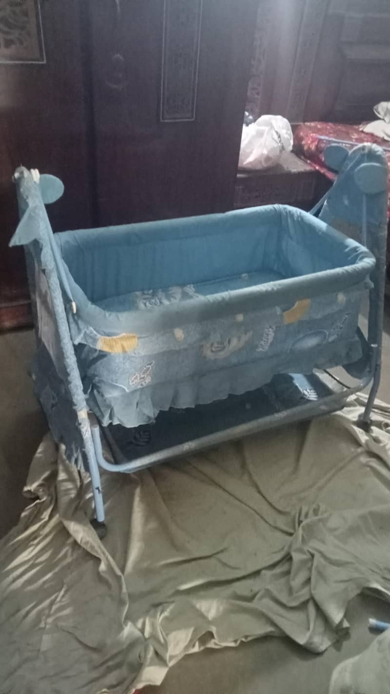 baby cot 2