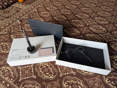 Huion Inspiroy 2 S (Model H641P) drawing tablet