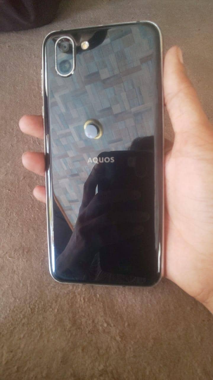Sharp Aquos R2 0