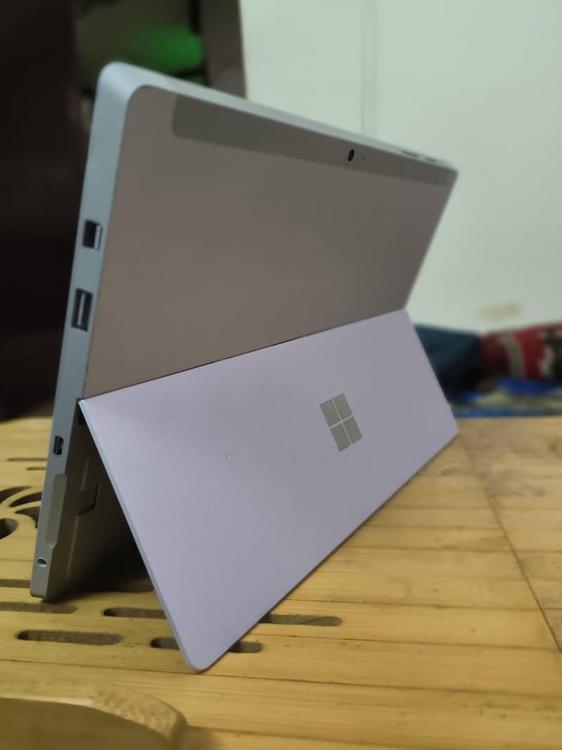 Microsoft Window Tablet(Surface) 1