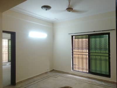 8 Marla Independent Double Kitchen House