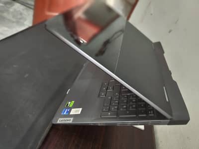 i7 13th with NVidia 4060 of 8GB