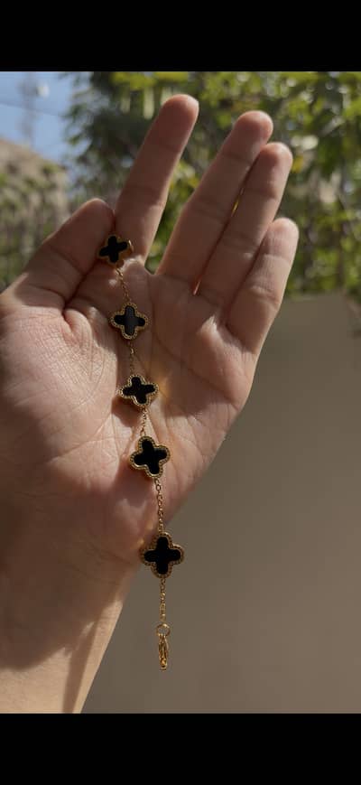 Black Clover Bracelet in Bulk (28 Pieces)