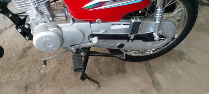 10/10 bike new condition registered city attock
