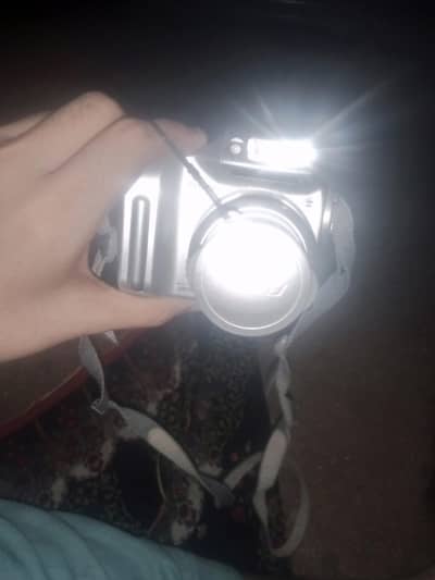 ye camera selling ke liye hai iski price 5000 hai