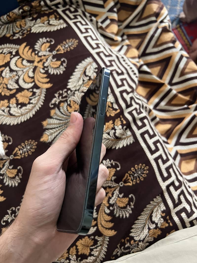 Apple iPhone 12 Pro Max 2