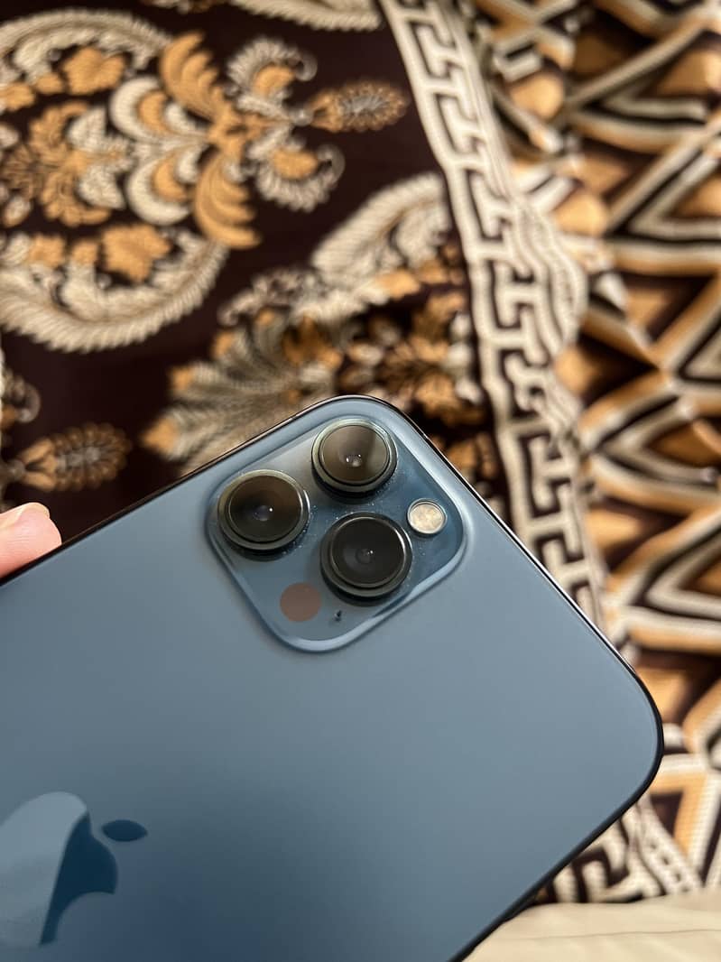 Apple iPhone 12 Pro Max 4