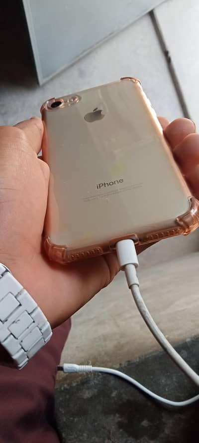 Apple iPhone 7