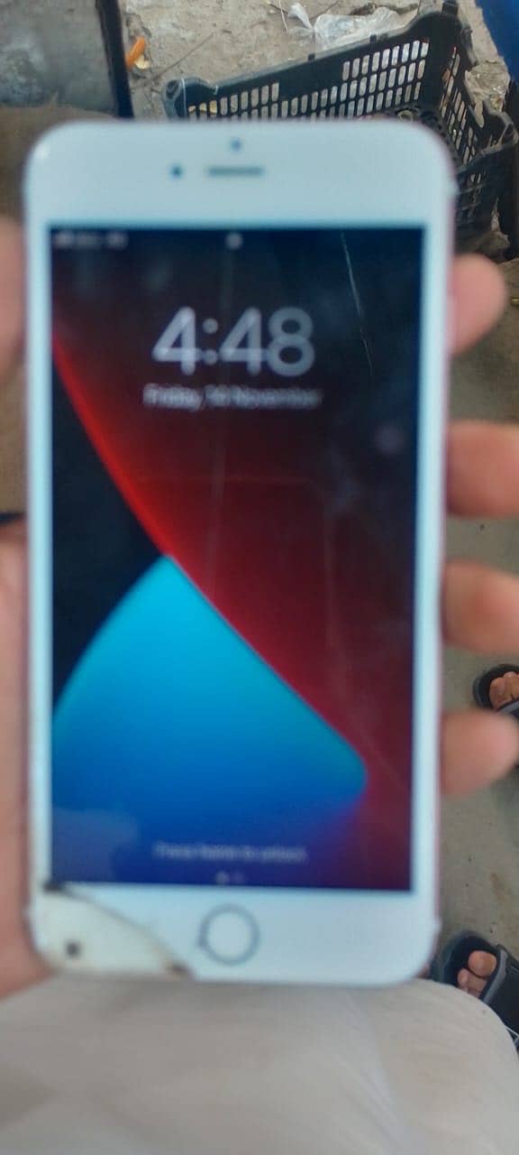 Apple iPhone 6S Plus 2