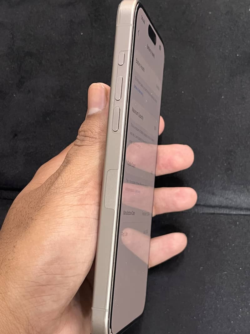 Apple iPhone 15 Pro Max 3