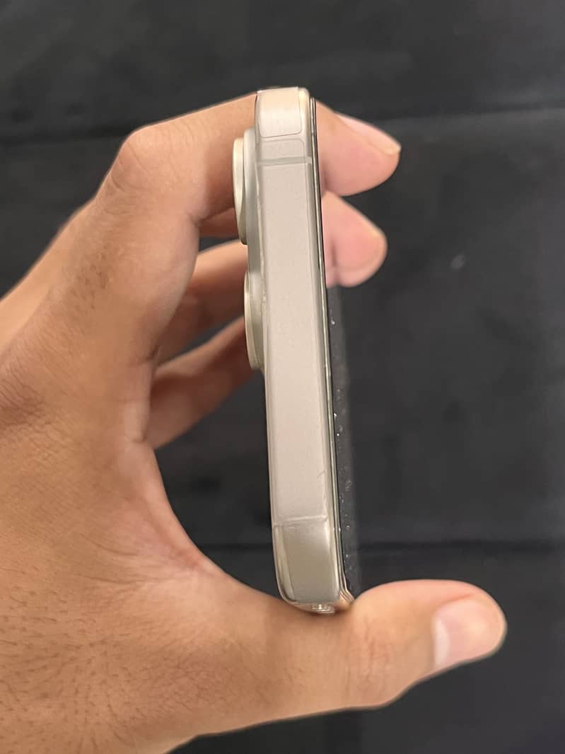 Apple iPhone 15 Pro Max 5