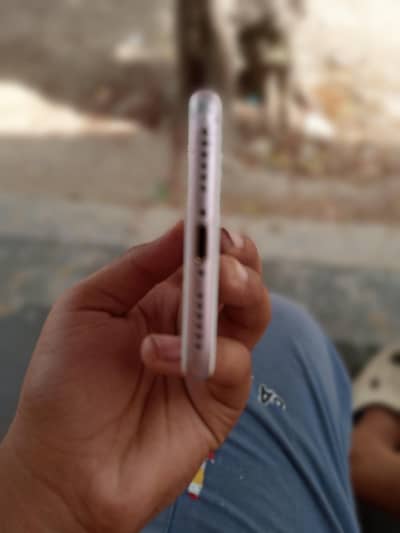 Apple iPhone 7
