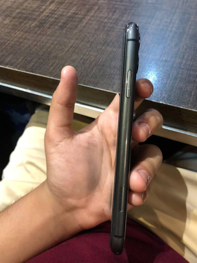 iPhone 11 5