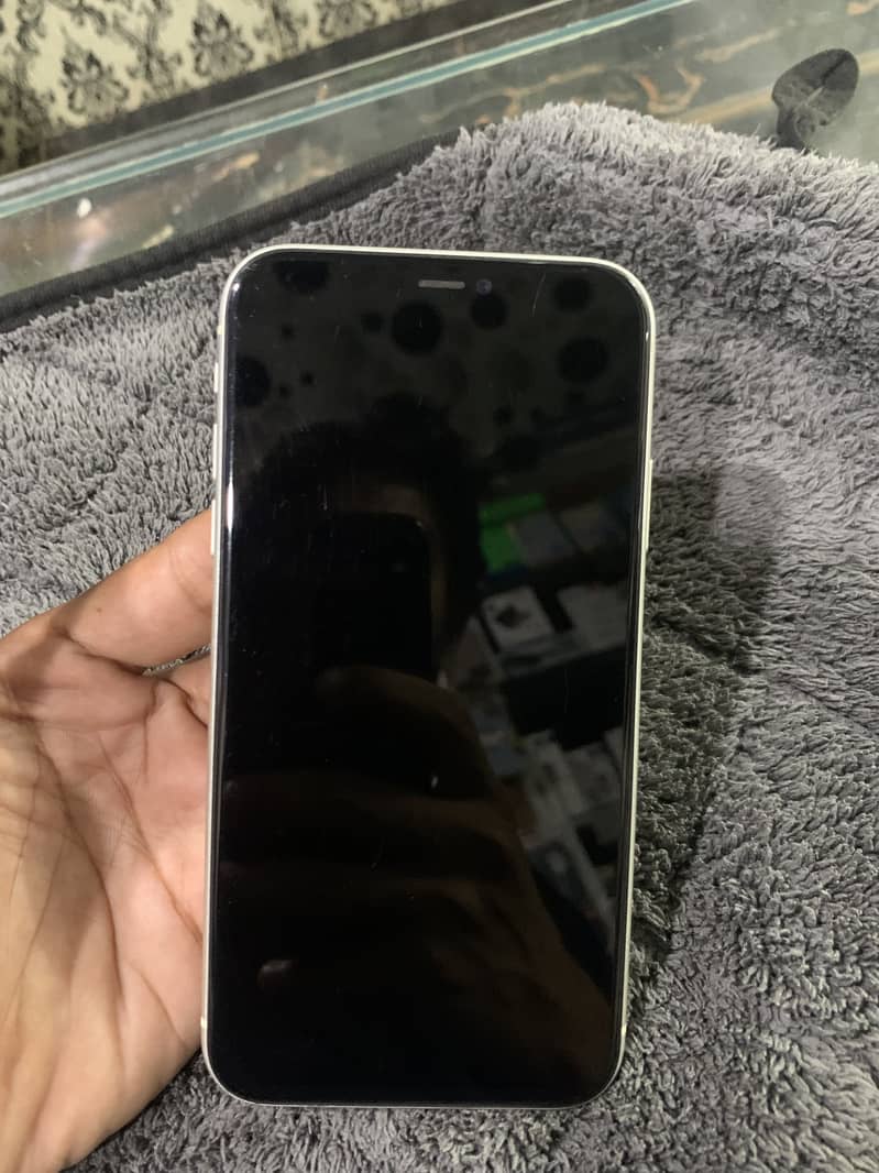 Apple iPhone 11 7