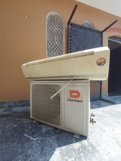 dawlance split ac urgent sale