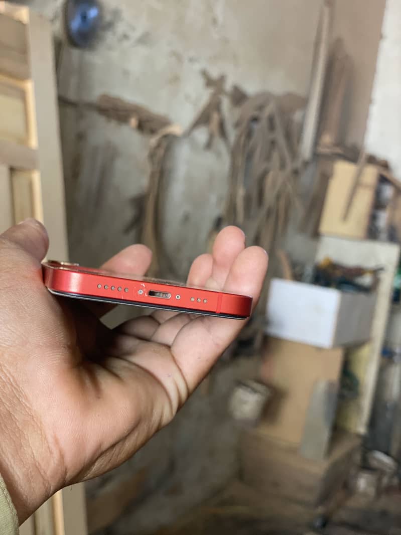 Apple iPhone 12 6