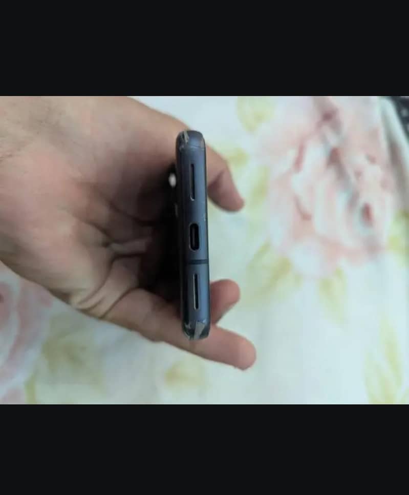 Google Pixel 8 4