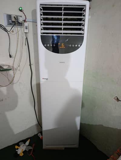 kenwood and gree 2 ton floor AC