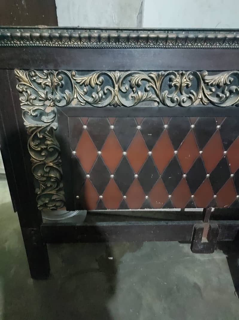 Bed set with dressing 3