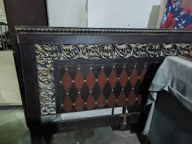 Bed set with dressing 4