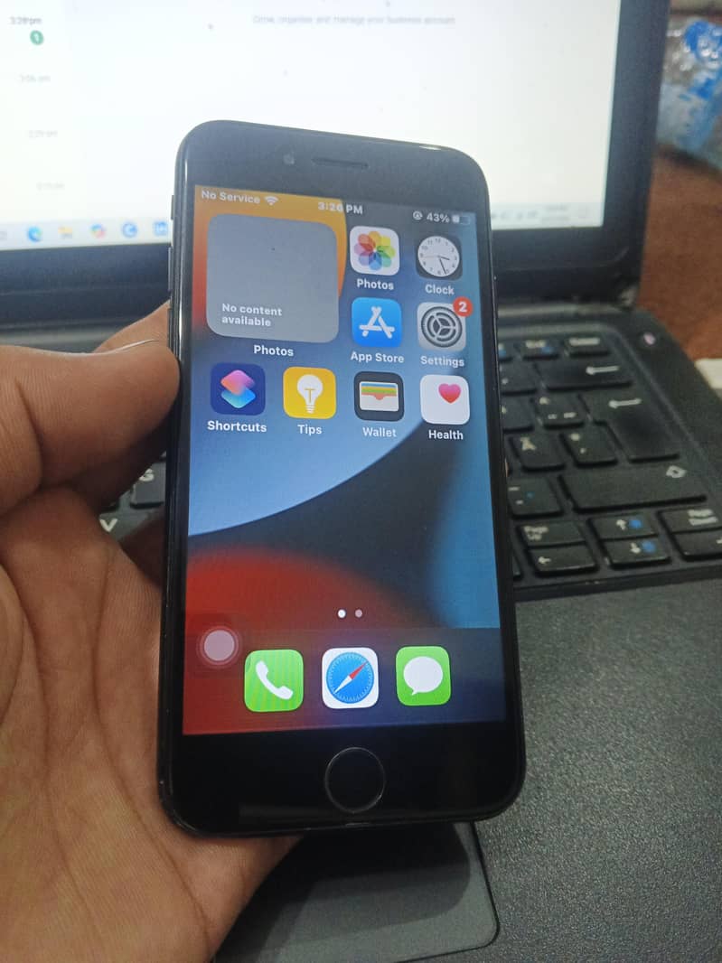 Apple iPhone 7 0