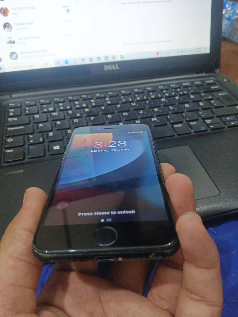 Apple iPhone 7 2