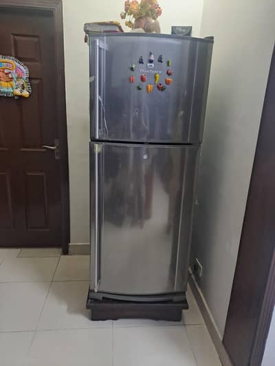 dawlance large size 18 cft , fridge