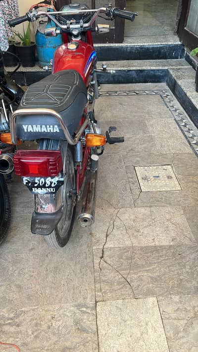 Yamaha 100