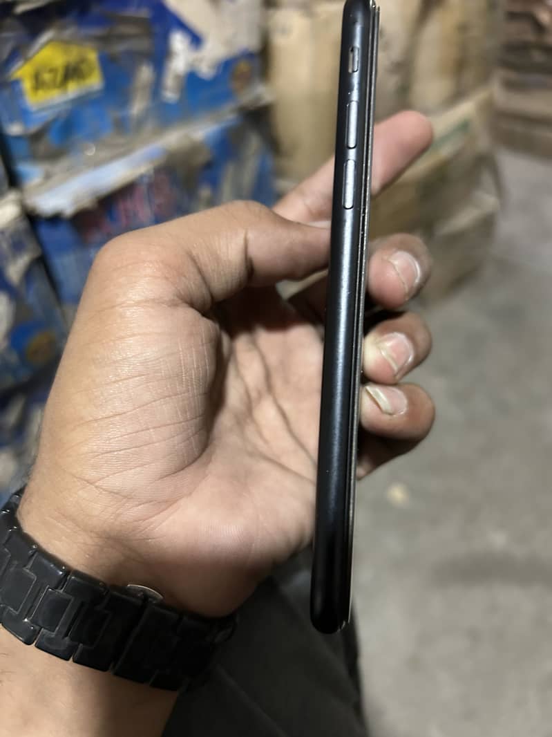 Apple iPhone 7 1