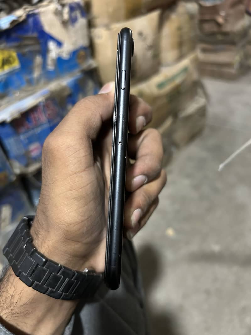 Apple iPhone 7 2
