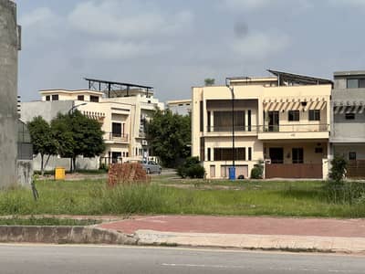 Bahria enclave islamabad 5 Marla prime location plot in sector N for Sale