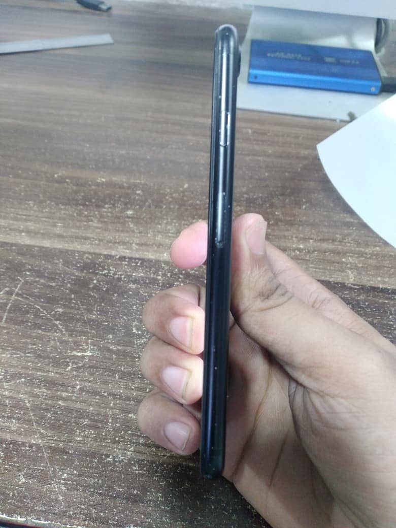 Apple iPhone 7 1