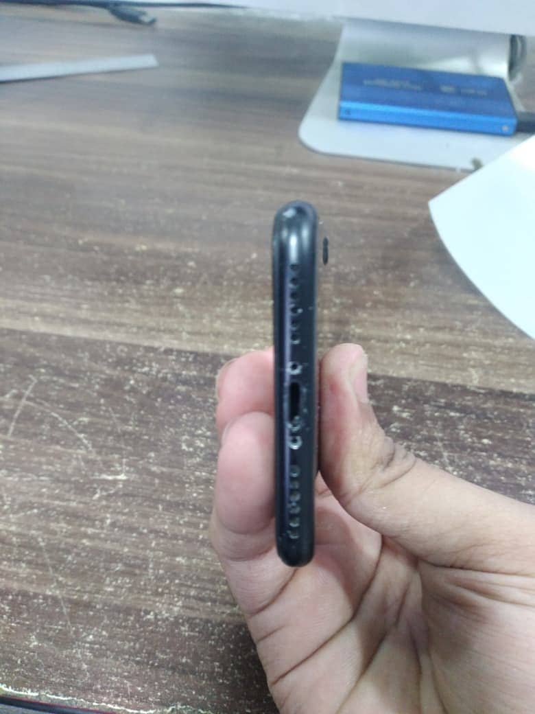 Apple iPhone 7 2