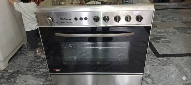 cooking range used but new in condition