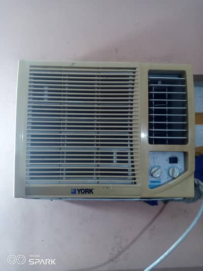 window genuine Gass 10by10 condition