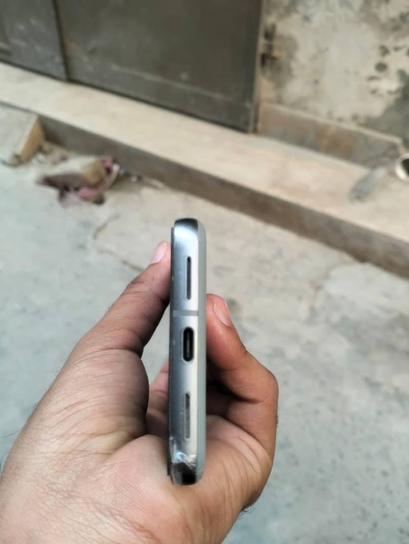 Google Pixel 8 3