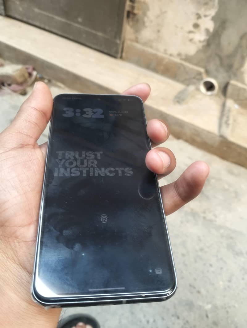 Google Pixel 8 4