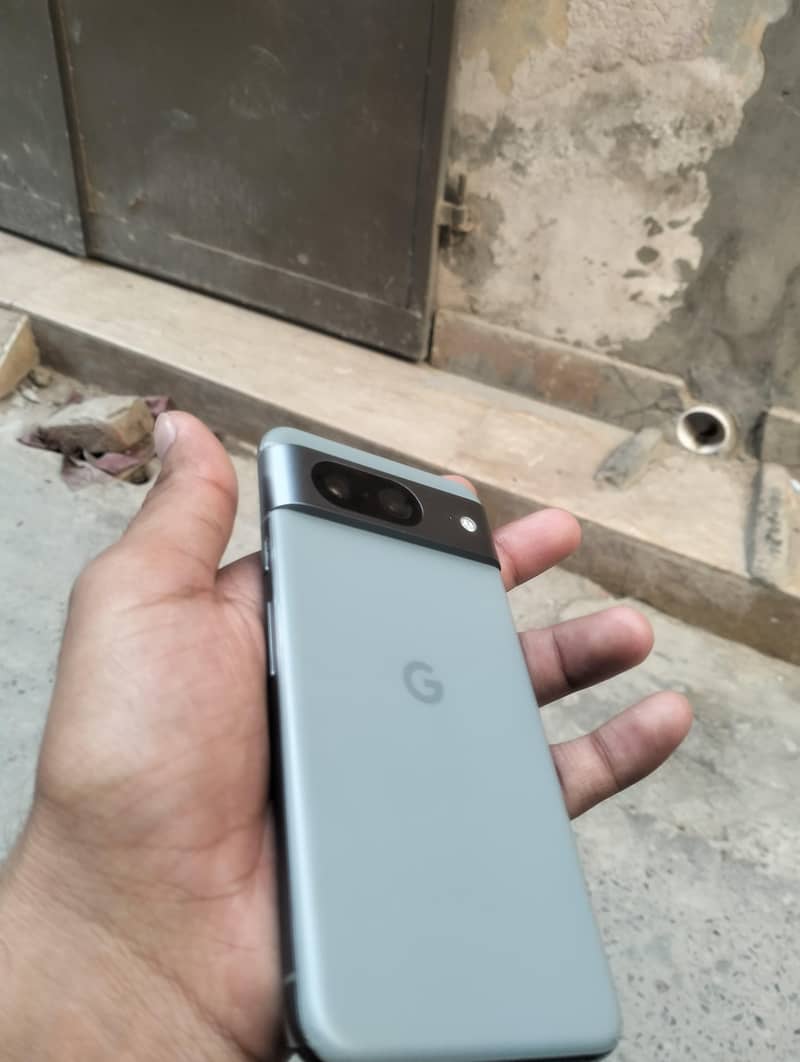 Google Pixel 8 5